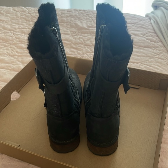 Ugg Boots - Picture 3 of 8